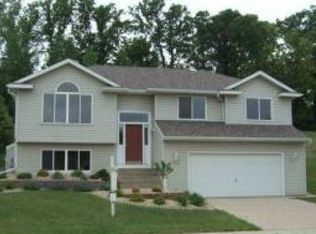 5413 Nicklaus Dr NW, Rochester, MN 55901