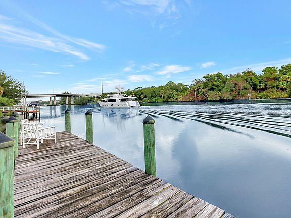 3rd image of 1055 SW Blue Water Way