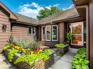 833 Marston Ave, Glen Ellyn, IL 60137