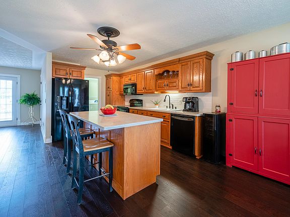 5th image of 112 Stoneledge Dr