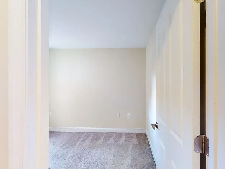 720 Barnes St NE — Photo 25