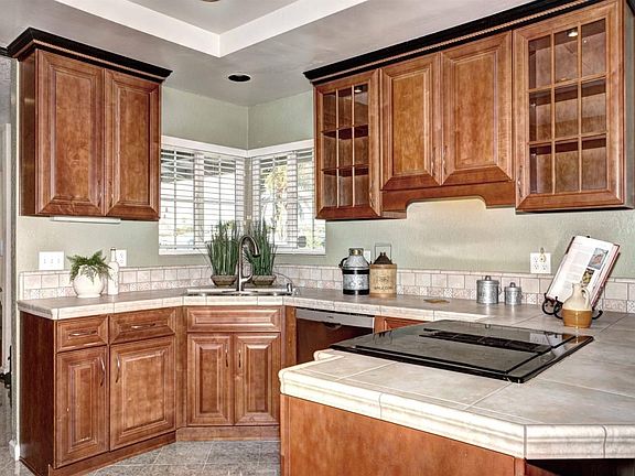 5th image of 472 Paiute Ln