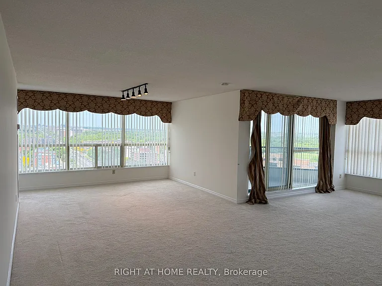 7300 Yonge St #1604 — Photo 25