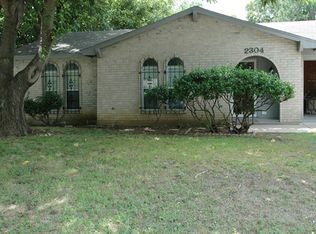2304 Vassar Ct, Arlington, TX 76015