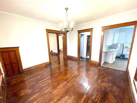 4th image of 816 W Shiawassee St #1