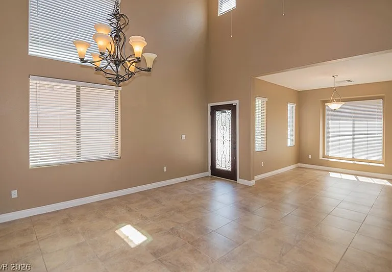 10328 Trillium Dr — Photo 3
