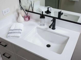 71 E Wacker Dr #1716, Chicago, IL 60601