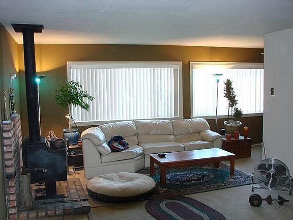 Living room with Fire place