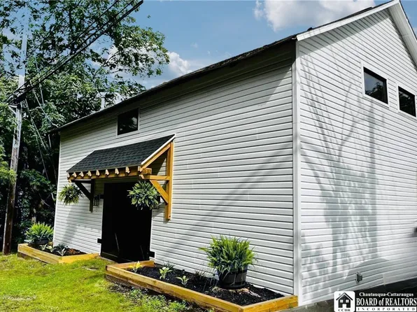 117 Hunt Rd, Jamestown, NY 14701