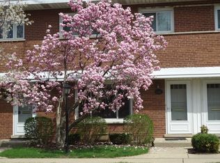 106 E Lincoln St, Mount Prospect, IL 60056