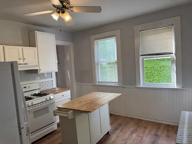 3 bed, 1250 sqft, $1,650 — Photo 2