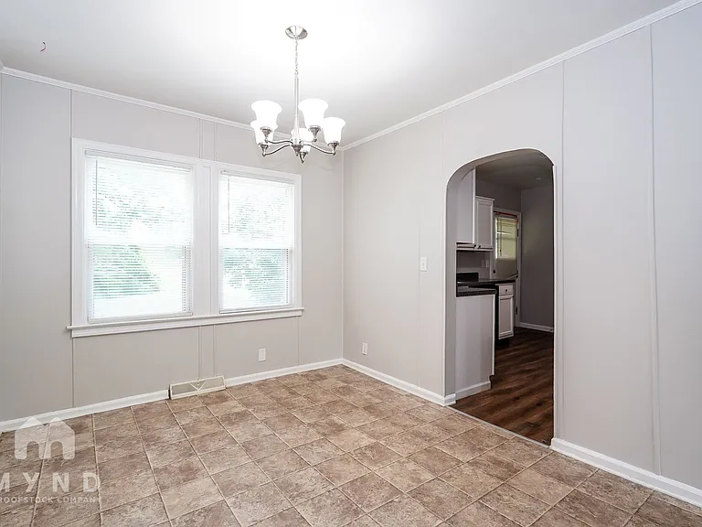 1630 Elaine Rd — Photo 7