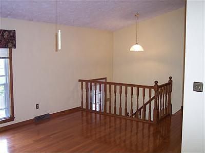 3rd image of 601 Shawn Dr
