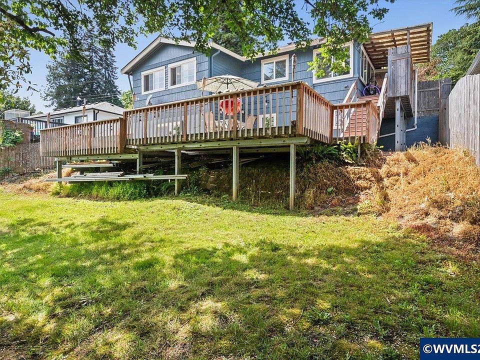 1st image of 994 Terrace Dr NW