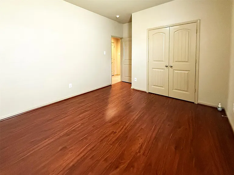 24510 Avellino Ct — Photo 20