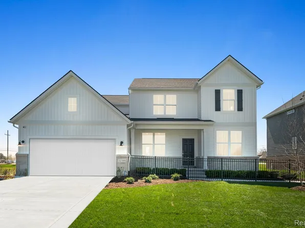 51337 Nature Trail Dr, Macomb, MI 48042