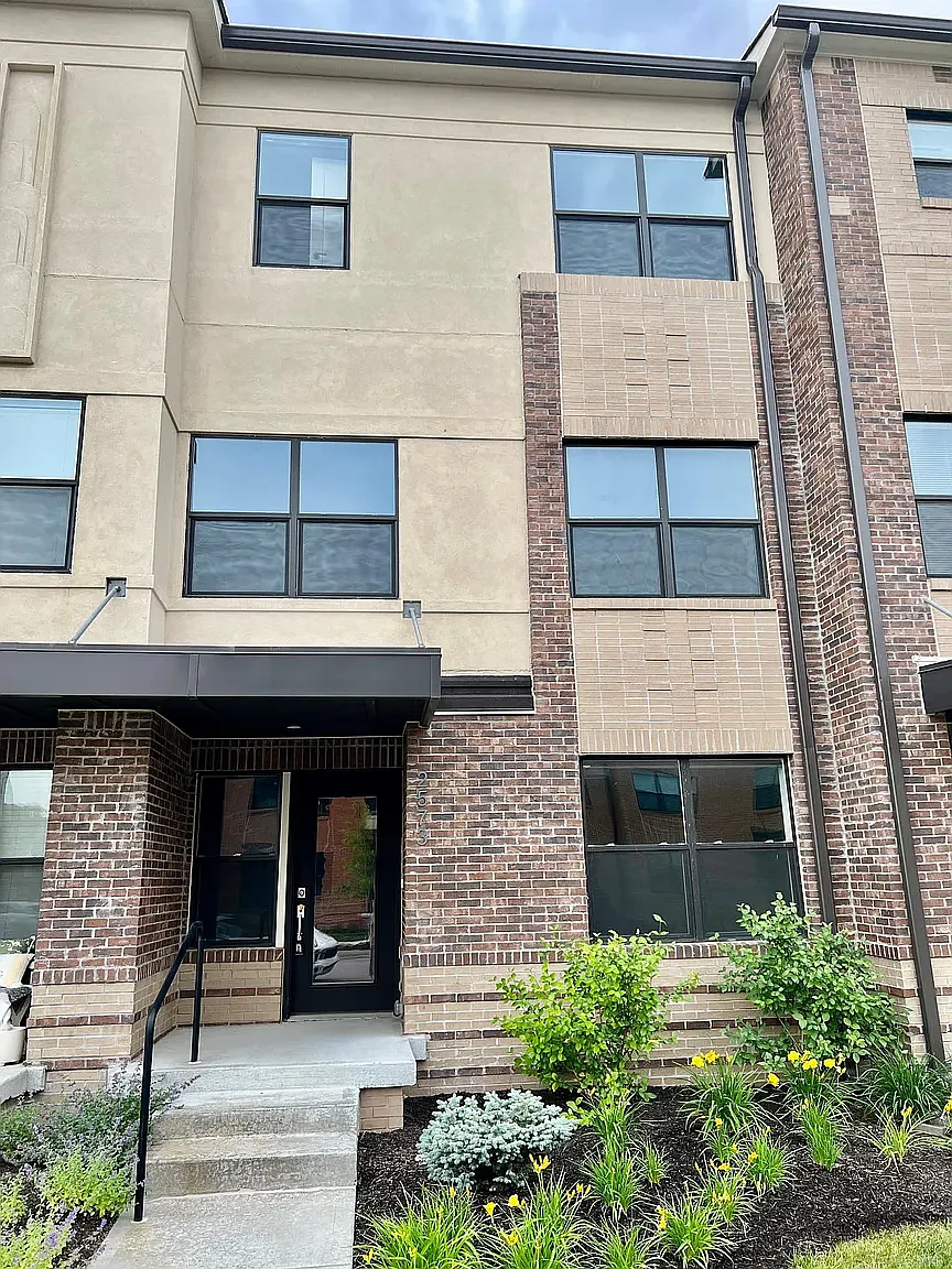 Building Photo - 2573 Filson St