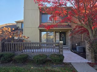 1806 S Hill Blvd #105, Bloomfield Hills, MI 48304