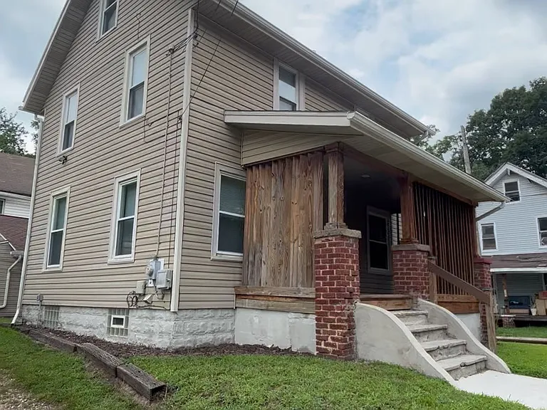 212 Denver St — Photo 1