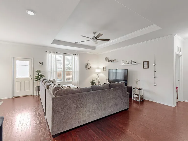 504 Mesa View Trl — Photo 6