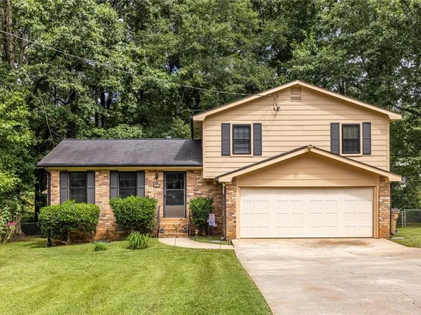 230 Carriage Cir, Stockbridge, GA 30281