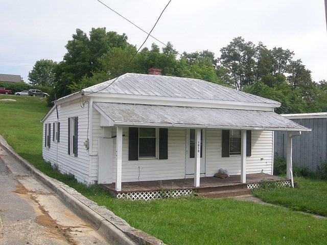 1st image of 1010 E Marshall St