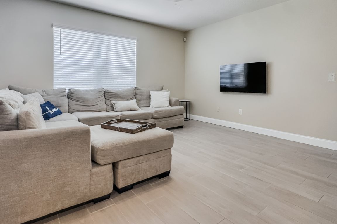 next background image