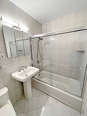 1st image of 150 E 18th St APT 14N