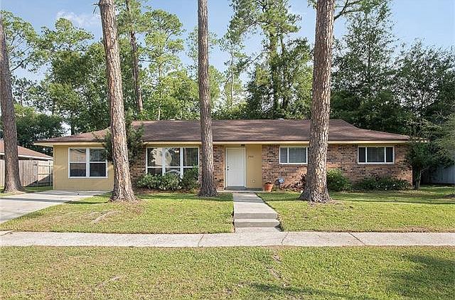 1st image of 1522 Lakewood Dr