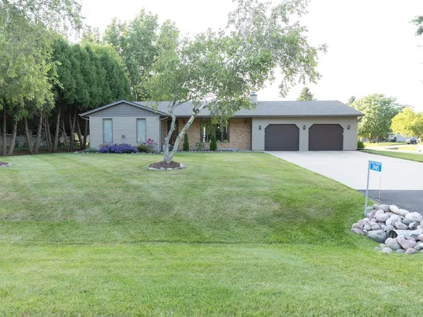 3945 Elaines WAY, Slinger, WI 53086