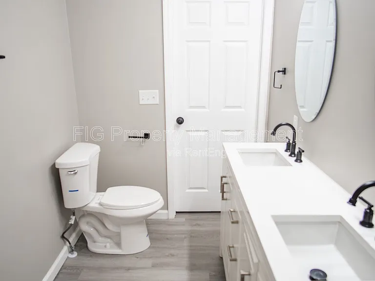 2453 E 5th Ave #2 — Photo 16