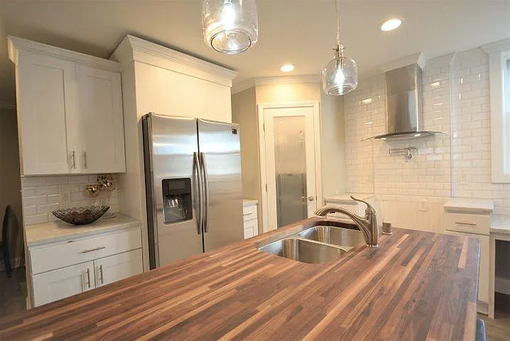 E Plankinton Ave — Photo 9