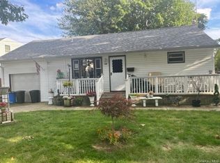 330 Florida Avenue, Copiague, NY 11726