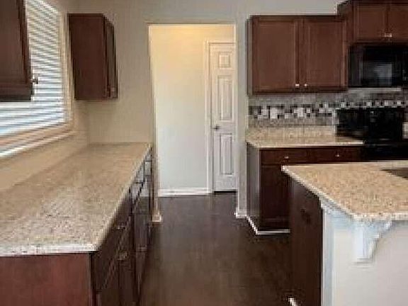 4th image of 4 Rockledge Ct