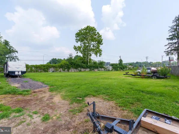 3027 Ogletown Rd, Newark, DE 19713