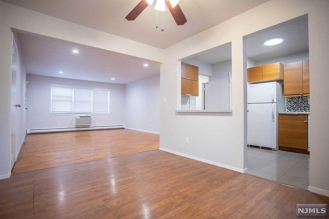 1st image of 24C Lakeview Ave