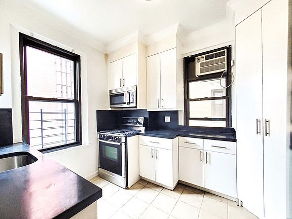 3rd image of 145 E 74th St APT 9C