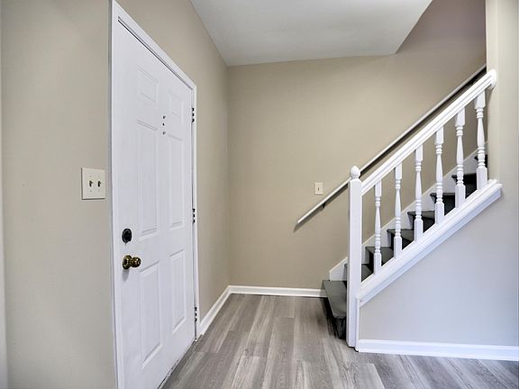 3rd image of 2295 Fairways Ct NW