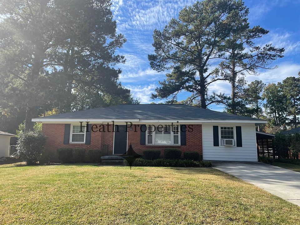 Front of the house which faces Lower Roswell Rd
