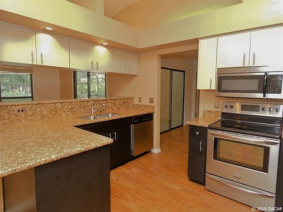 5th image of 9207 NW 15th Pl