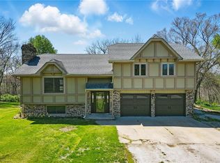 105 Ravenwood Dr, Excelsior Springs, MO 64024