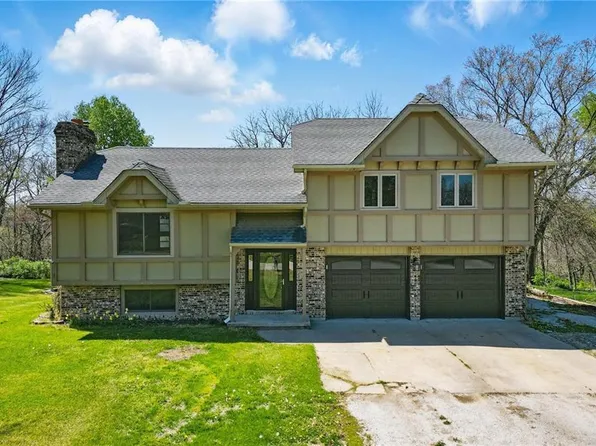 105 Ravenwood Dr, Excelsior Springs, MO 64024