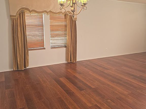 5th image of 801 Encino Dr