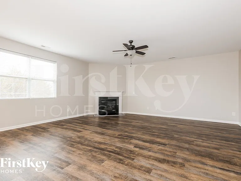 1008 Rural Farm Rd — Photo 7