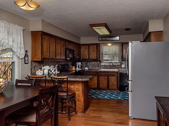 3rd image of 4301 Todd Dr