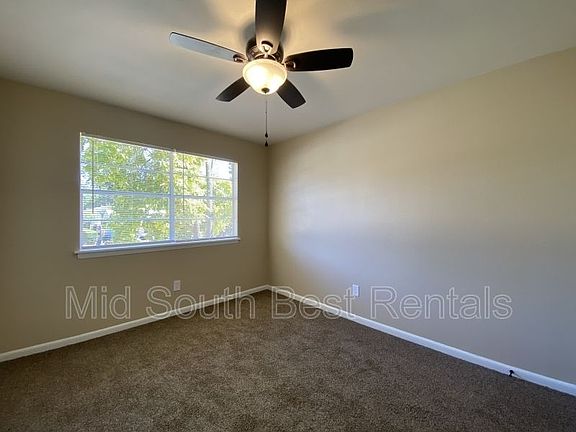 3rd image of 1300 Glenda Dr
