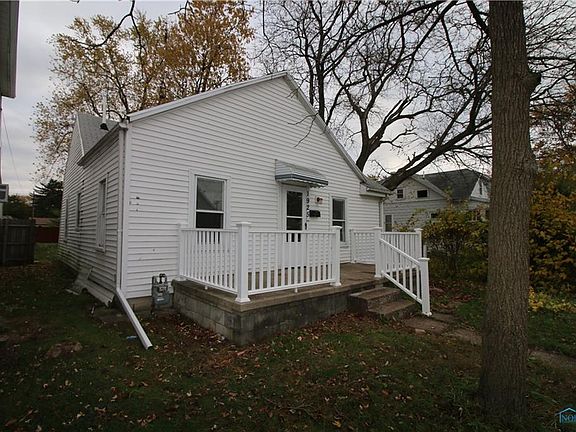 4th image of 1925 Owen St