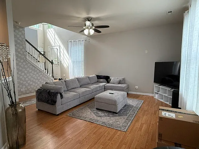 477 Belvedere Ln — Photo 3