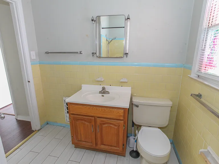840 Chestnut St — Photo 9