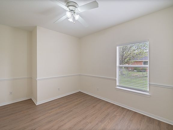 3rd image of 8789 Colonial Dr